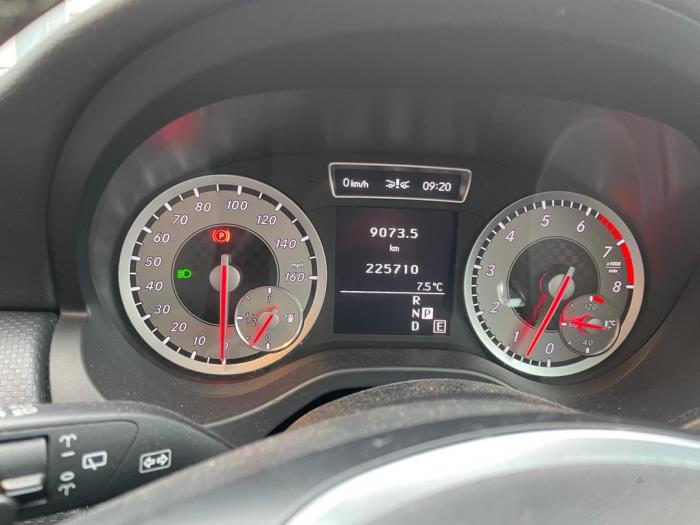 Mercedes A 1.6 A-180 16V Skrotfordon (2013, WIT)