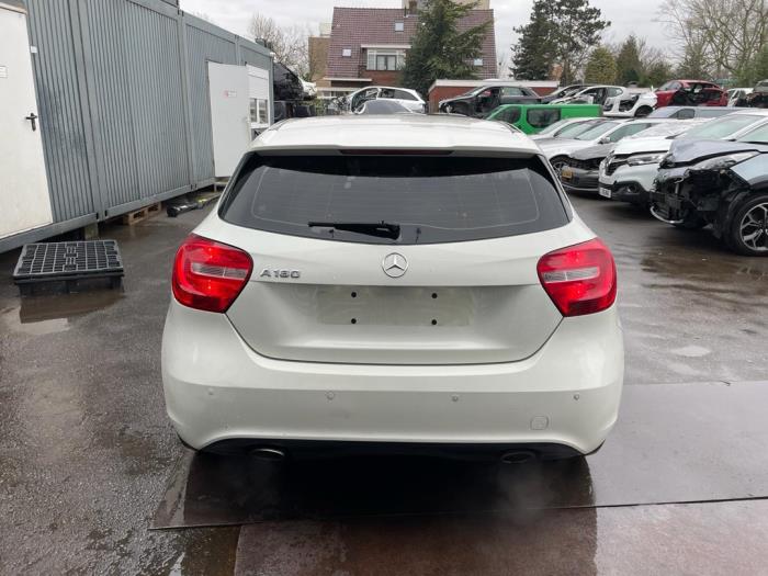 Mercedes A 1.6 A-180 16V Skrotfordon (2013, WIT)