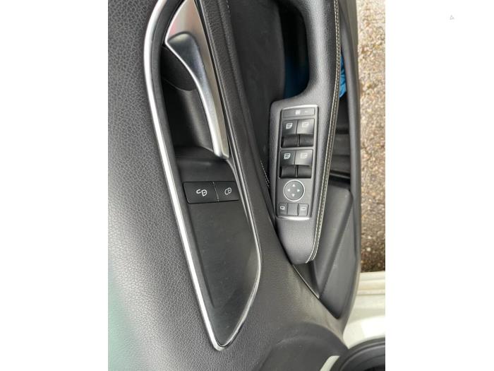 Mercedes A 1.6 A-180 16V Skrotfordon (2013, WIT)