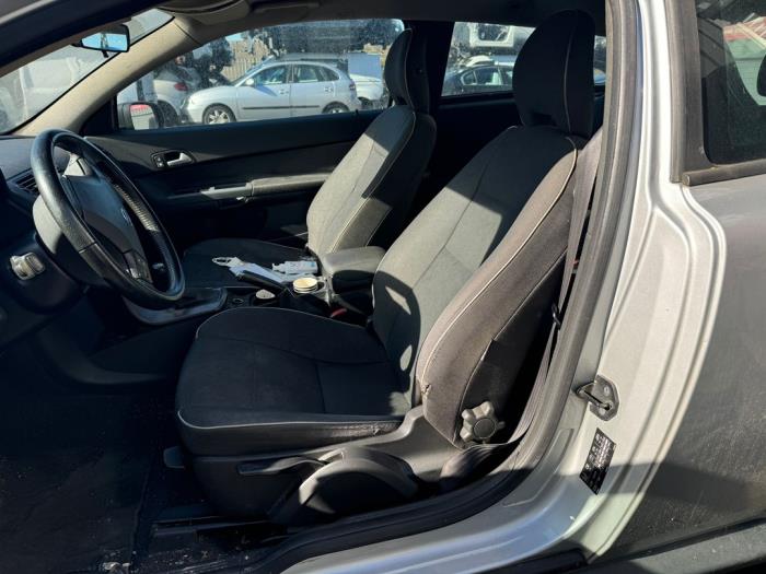 Volvo C30 1.6 16V Samochód złomowany (2007, Szary)