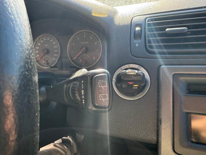 Volvo C30 1.6 16V Samochód złomowany (2007, Szary)