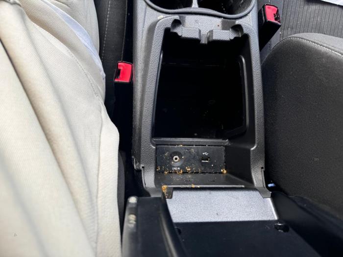 Ford Focus 3 Wagon 1.6 TDCi ECOnetic Sloopvoertuig (2013, Metallic, Zilvergrijs)