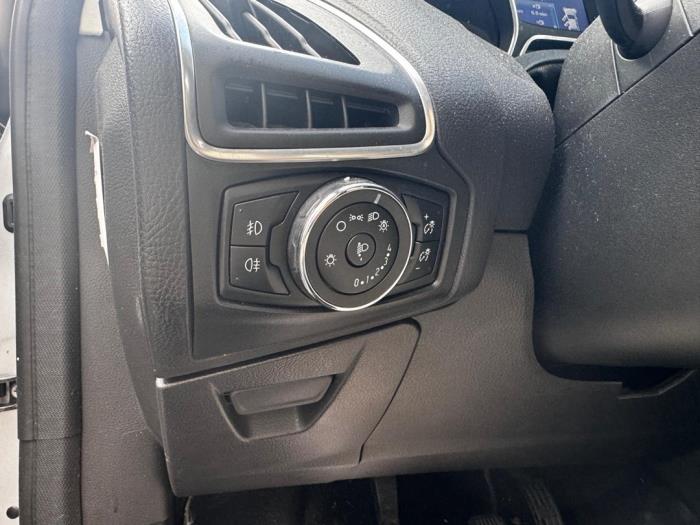 Ford Focus 3 Wagon 1.6 TDCi ECOnetic Sloopvoertuig (2013, Metallic, Zilvergrijs)