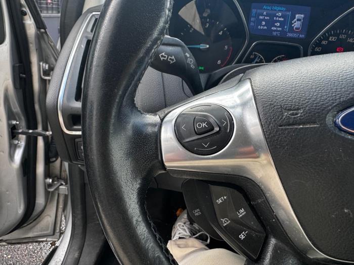 Ford Focus 3 Wagon 1.6 TDCi ECOnetic Sloopvoertuig (2013, Metallic, Zilvergrijs)