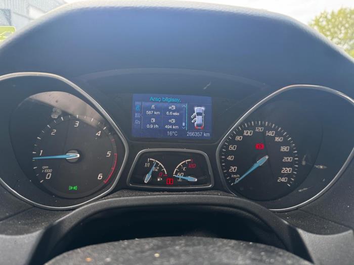 Ford Focus 3 Wagon 1.6 TDCi ECOnetic Sloopvoertuig (2013, Metallic, Zilvergrijs)