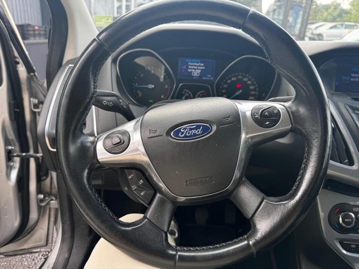 Ford Focus 3 Wagon 1.6 TDCi ECOnetic Sloopvoertuig (2013, Metallic, Zilvergrijs)