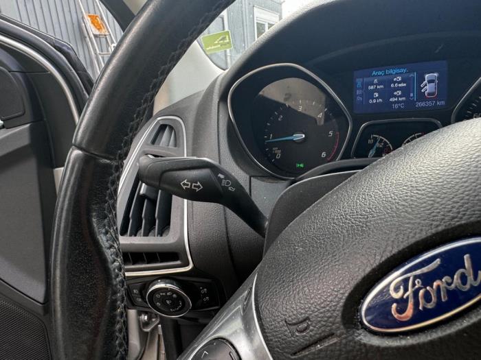 Ford Focus 3 Wagon 1.6 TDCi ECOnetic Sloopvoertuig (2013, Metallic, Zilvergrijs)