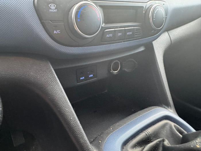 Hyundai i10 1.0 12V Skrotfordon (2013, WIT)