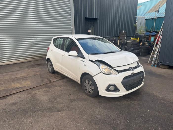 Hyundai i10 1.0 12V Skrotfordon (2013, WIT)