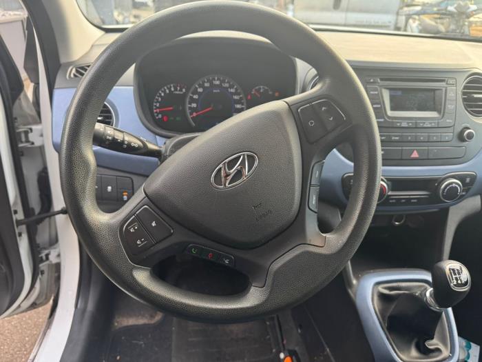 Hyundai i10 1.0 12V Skrotfordon (2013, WIT)
