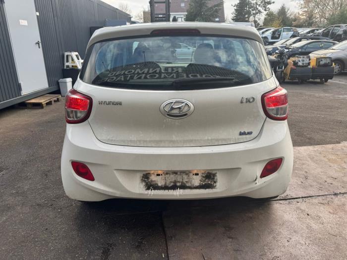 Hyundai i10 1.0 12V Skrotfordon (2013, WIT)