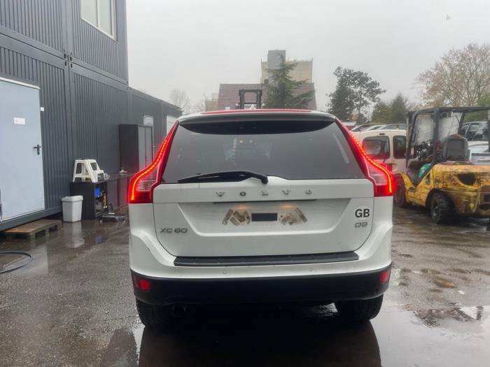 Volvo XC60 I 2.0 DRIVe 20V Sloopvoertuig (2011, Metallic, Wit)