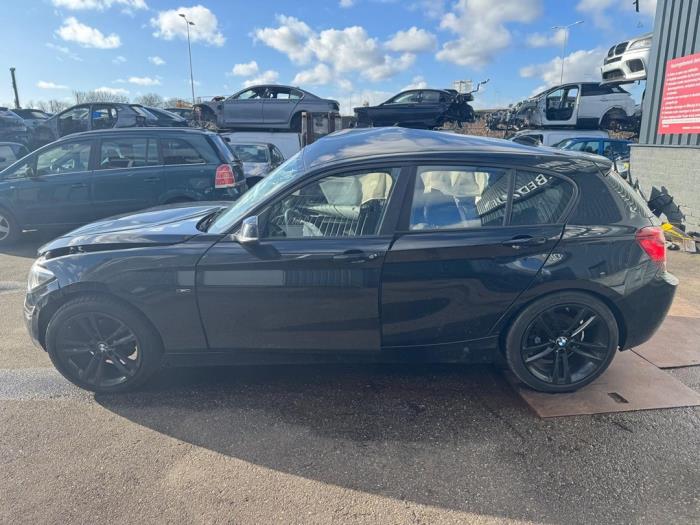 BMW 1 serie 114i 1.6 16V Samochód złomowany (2014, Czarny)