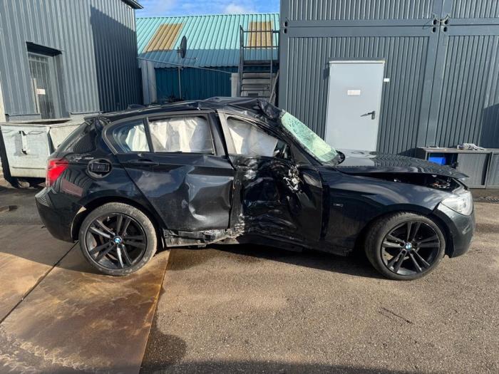 BMW 1 serie 114i 1.6 16V Samochód złomowany (2014, Czarny)