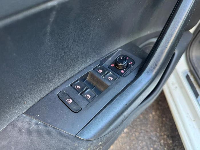 Volkswagen Polo VI 1.0 MPI 12V Salvage vehicle (2020, White)