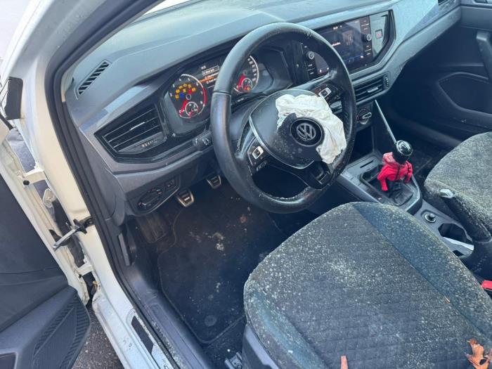 Volkswagen Polo VI 1.0 MPI 12V Salvage vehicle (2020, White)