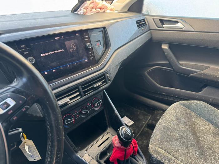 Volkswagen Polo VI 1.0 MPI 12V Salvage vehicle (2020, White)