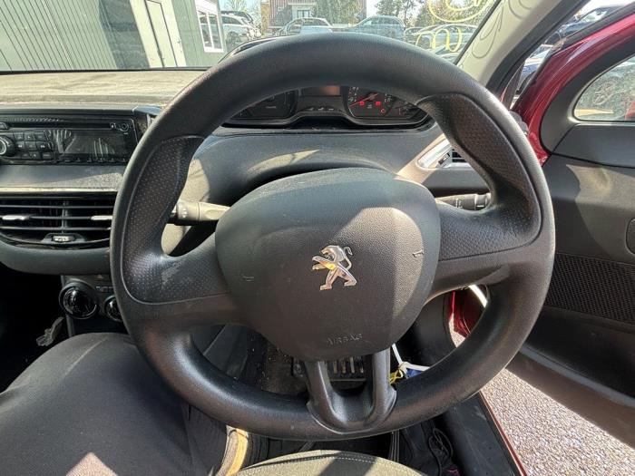 Peugeot 208 I 1.2 Vti 12V PureTech 82 Skrotfordon (2012, ROOD METALLIC ROOD)