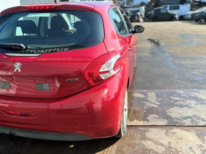 Peugeot 208 I 1.2 Vti 12V PureTech 82 Skrotfordon (2012, ROOD METALLIC ROOD)