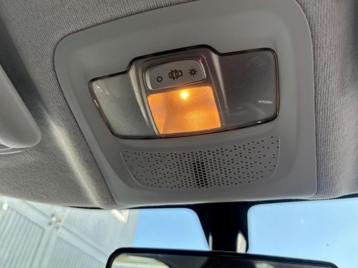 Peugeot 208 I 1.2 Vti 12V PureTech 82 Skrotfordon (2012, ROOD METALLIC ROOD)