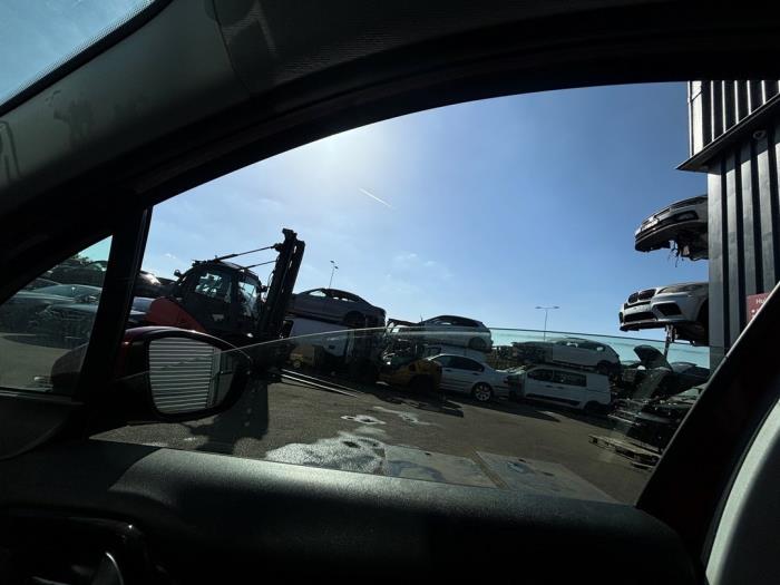 Peugeot 208 I 1.2 Vti 12V PureTech 82 Skrotfordon (2012, ROOD METALLIC ROOD)