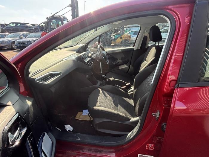 Peugeot 208 I 1.2 Vti 12V PureTech 82 Skrotfordon (2012, ROOD METALLIC ROOD)