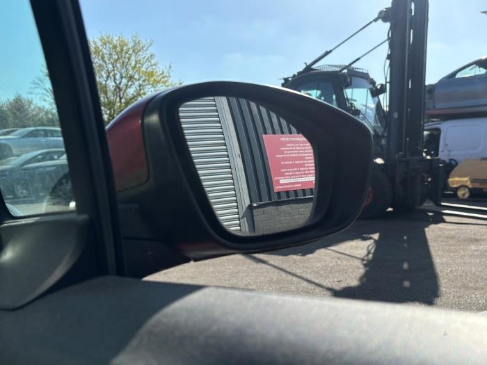 Peugeot 208 I 1.2 Vti 12V PureTech 82 Skrotfordon (2012, ROOD METALLIC ROOD)