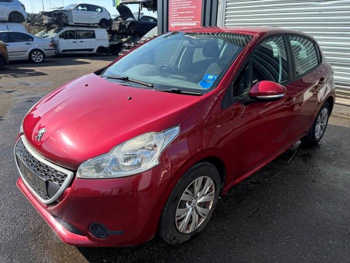 Peugeot 208 I 1.2 Vti 12V PureTech 82 Skrotfordon (2012, ROOD METALLIC ROOD)