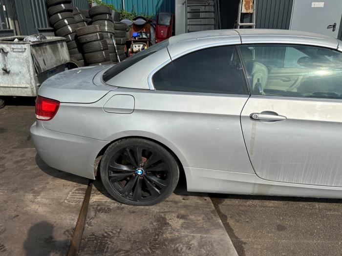 BMW 3 serie 330i 24V Skrotfordon (2007, GRIJS METALLIC ZILVERGRIJS ZILVERGRIJS)