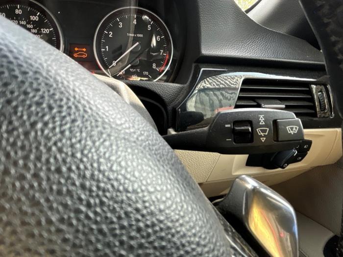 BMW 3 serie 330i 24V Skrotfordon (2007, GRIJS METALLIC ZILVERGRIJS ZILVERGRIJS)