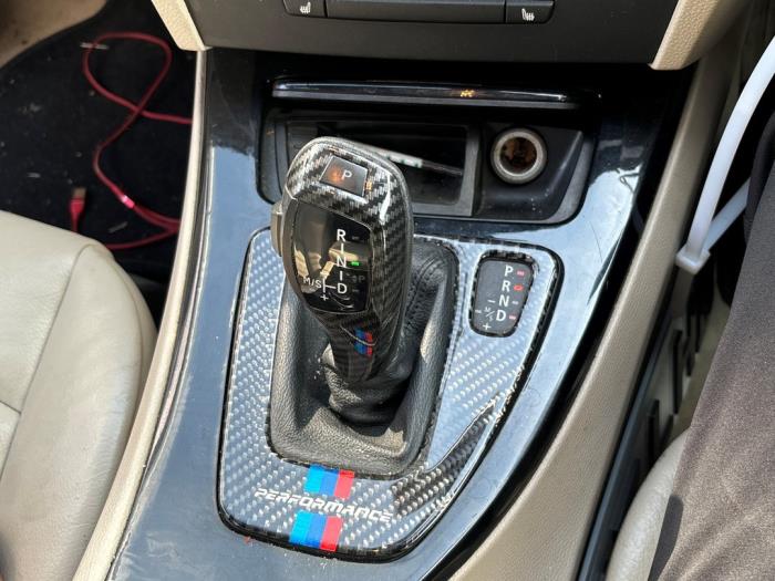 BMW 3 serie 330i 24V Skrotfordon (2007, GRIJS METALLIC ZILVERGRIJS ZILVERGRIJS)