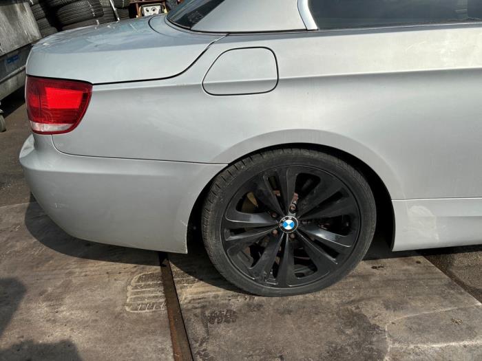 BMW 3 serie 330i 24V Skrotfordon (2007, GRIJS METALLIC ZILVERGRIJS ZILVERGRIJS)