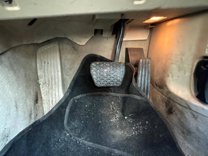 BMW 3 serie 330i 24V Skrotfordon (2007, GRIJS METALLIC ZILVERGRIJS ZILVERGRIJS)