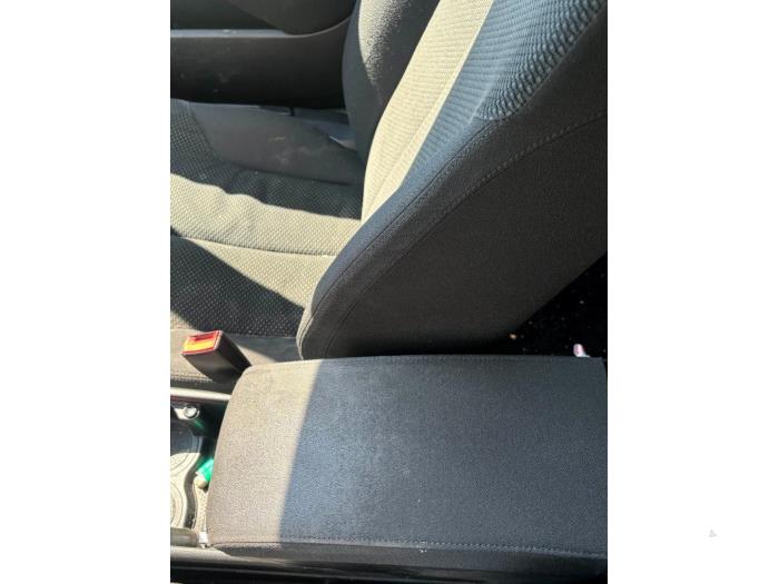 Volkswagen Passat 2.0 FSI 16V Samochód złomowany (2007, Czarny)