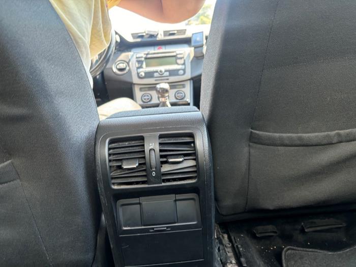 Volkswagen Passat 2.0 FSI 16V Samochód złomowany (2007, Czarny)