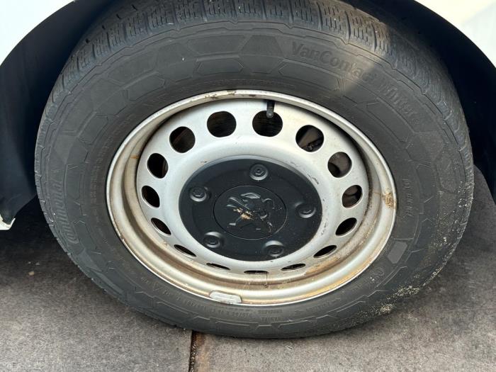 Peugeot Expert 2.0 Blue HDi 120 16V Skrotfordon (2020, WIT)