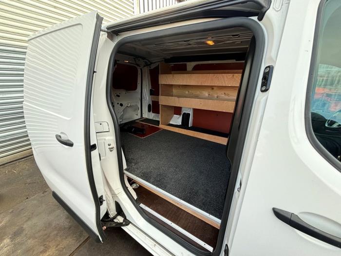 Peugeot Expert 2.0 Blue HDi 120 16V Skrotfordon (2020, WIT)