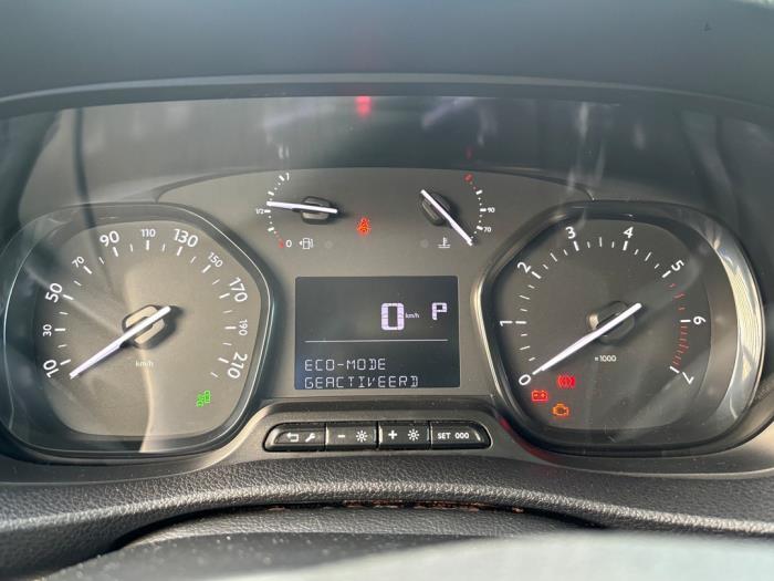 Peugeot Expert 2.0 Blue HDi 120 16V Skrotfordon (2020, WIT)