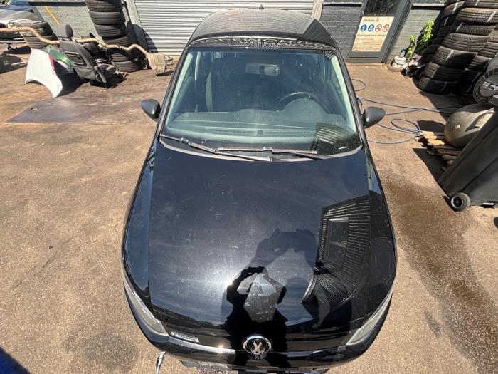 Volkswagen Polo V 1.4 TDI DPF BlueMotion technology Vehículo de desguace (2014, Negro)