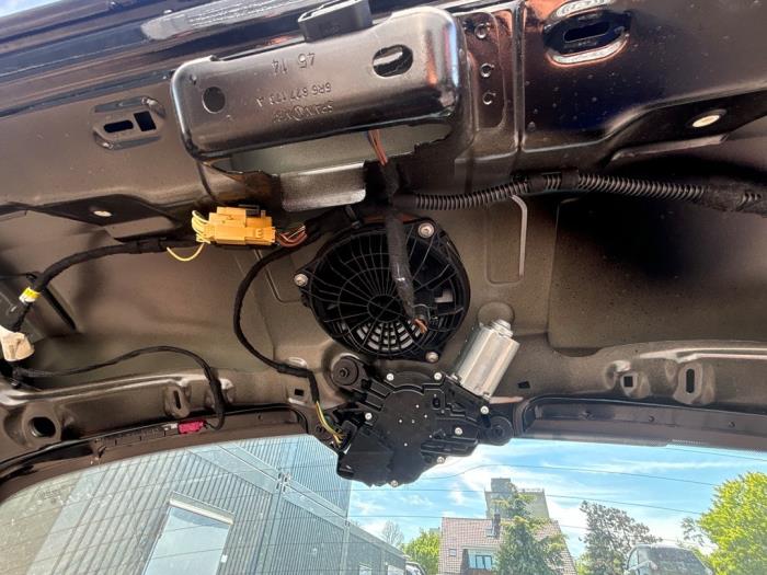 Volkswagen Polo V 1.4 TDI DPF BlueMotion technology Vehículo de desguace (2014, Negro)