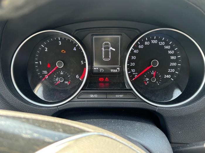 Volkswagen Polo V 1.4 TDI DPF BlueMotion technology Vehículo de desguace (2014, Negro)