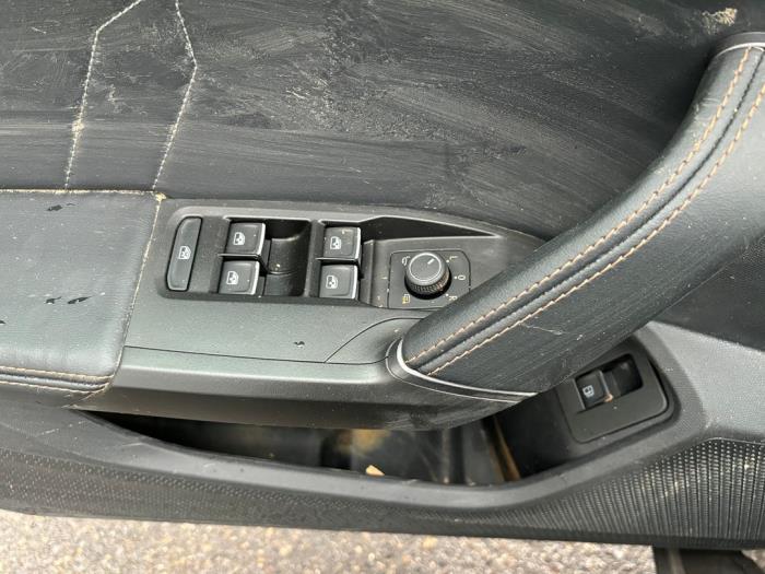 Cupra Formentor 1.4 e-Hybrid 16V Samochód złomowany (2022, Bialy)