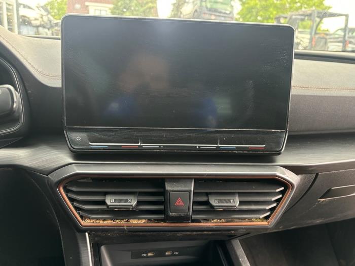 Cupra Formentor 1.4 e-Hybrid 16V Samochód złomowany (2022, Bialy)