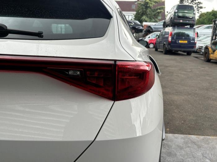 Cupra Formentor 1.4 e-Hybrid 16V Samochód złomowany (2022, Bialy)