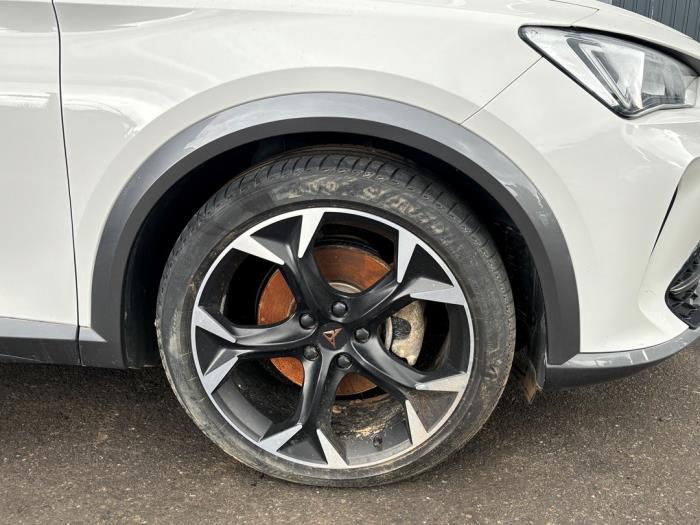 Cupra Formentor 1.4 e-Hybrid 16V Samochód złomowany (2022, Bialy)