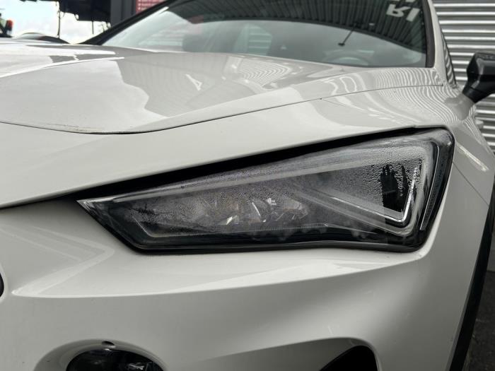 Cupra Formentor 1.4 e-Hybrid 16V Samochód złomowany (2022, Bialy)