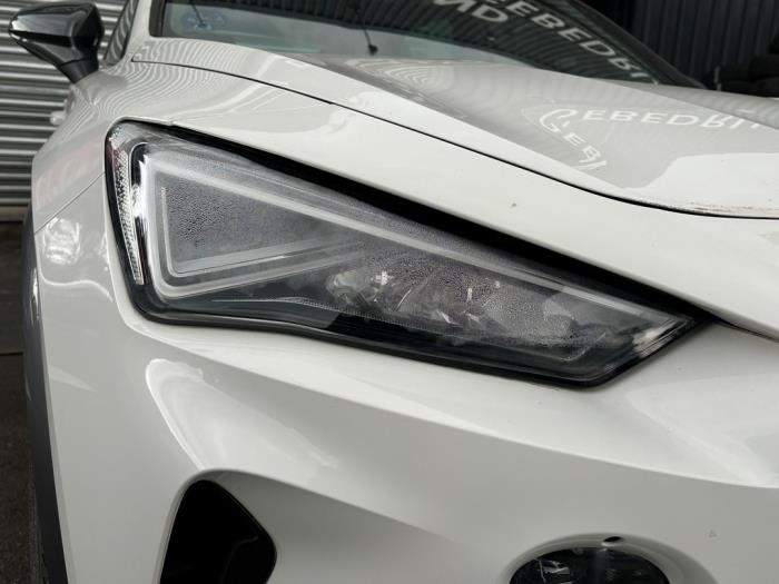 Cupra Formentor 1.4 e-Hybrid 16V Samochód złomowany (2022, Bialy)