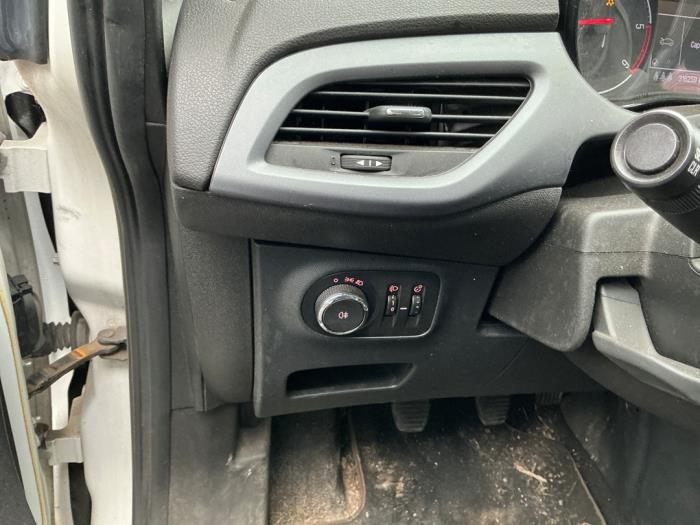 Opel Corsa E 1.3 CDTi 16V ecoFLEX Sloopvoertuig (2016, Wit)