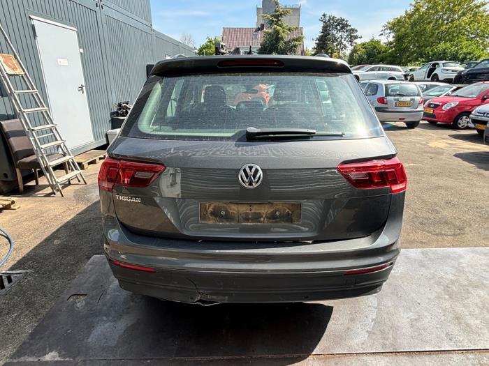 Volkswagen Tiguan 1.4 TSI 16V Salvage vehicle (2018, Dark, Silver grey, Mousey)