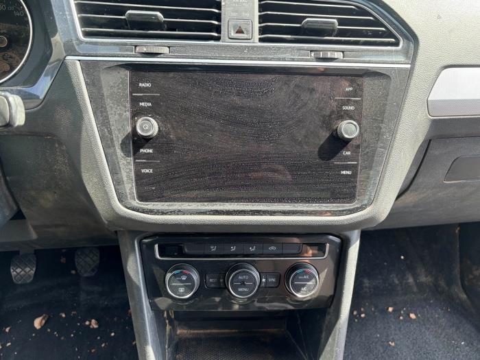 Volkswagen Tiguan 1.4 TSI 16V Salvage vehicle (2018, Dark, Silver grey, Mousey)